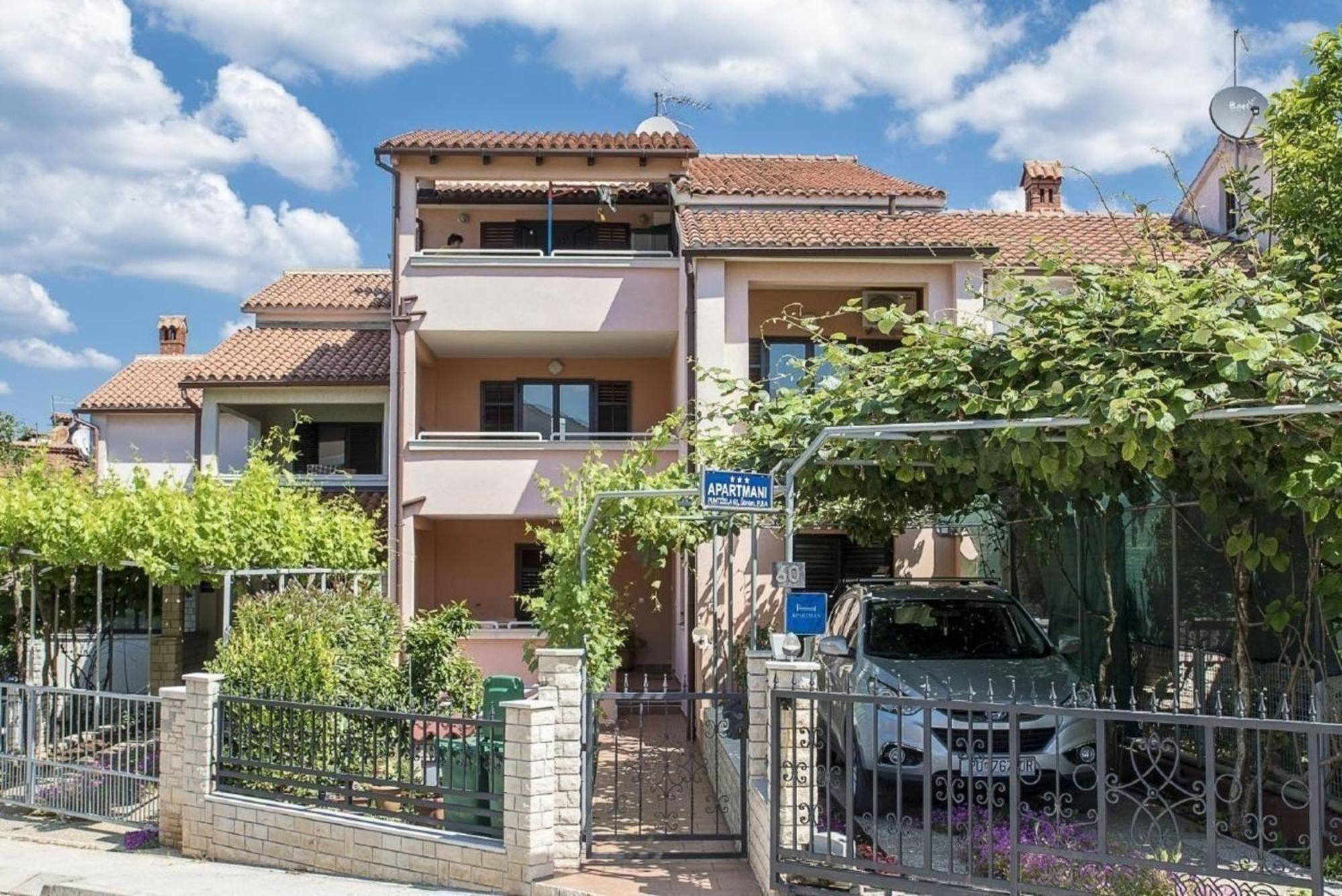 Wunderschoenes In Mit Eigenem Balkon
